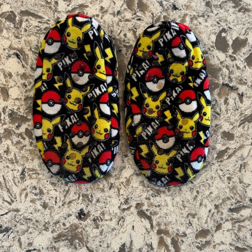 Pokemon Apparel Set - Picture 5 of 14